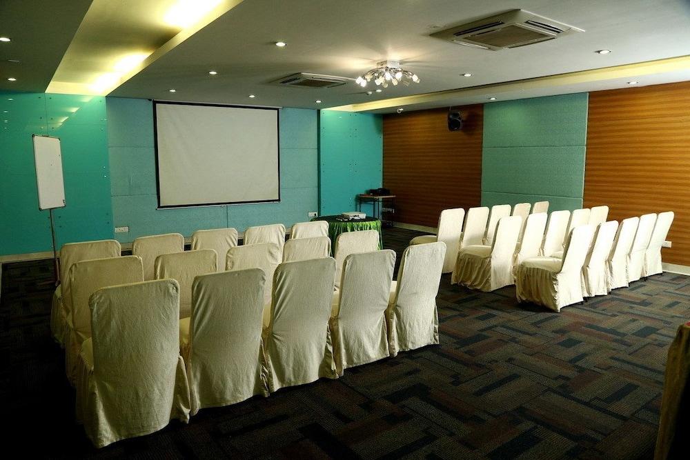 The Verda Saffron Hotel Mangalore Exterior foto