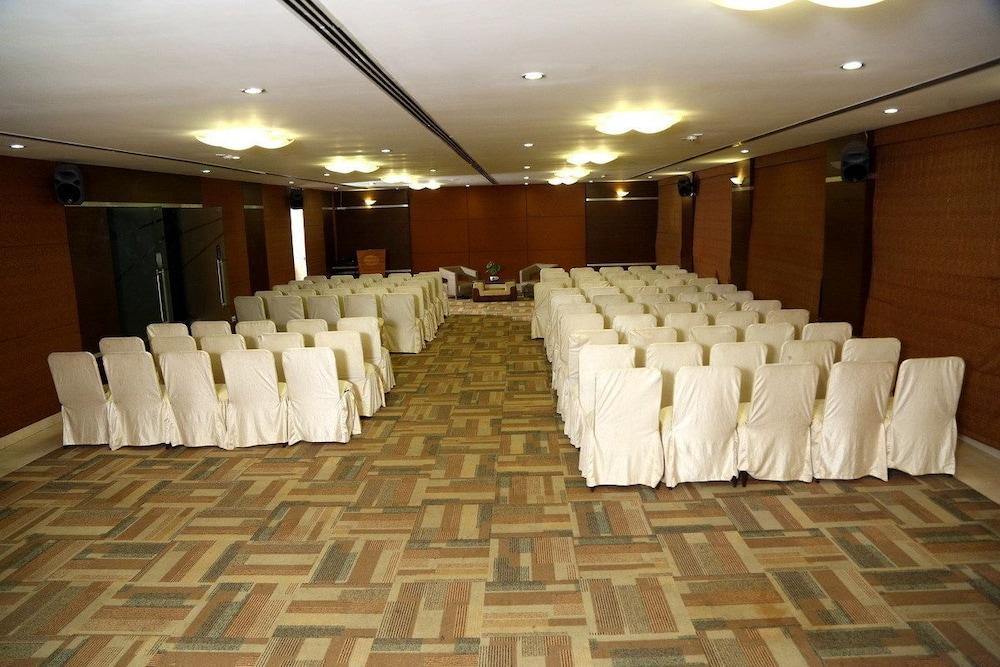 The Verda Saffron Hotel Mangalore Exterior foto